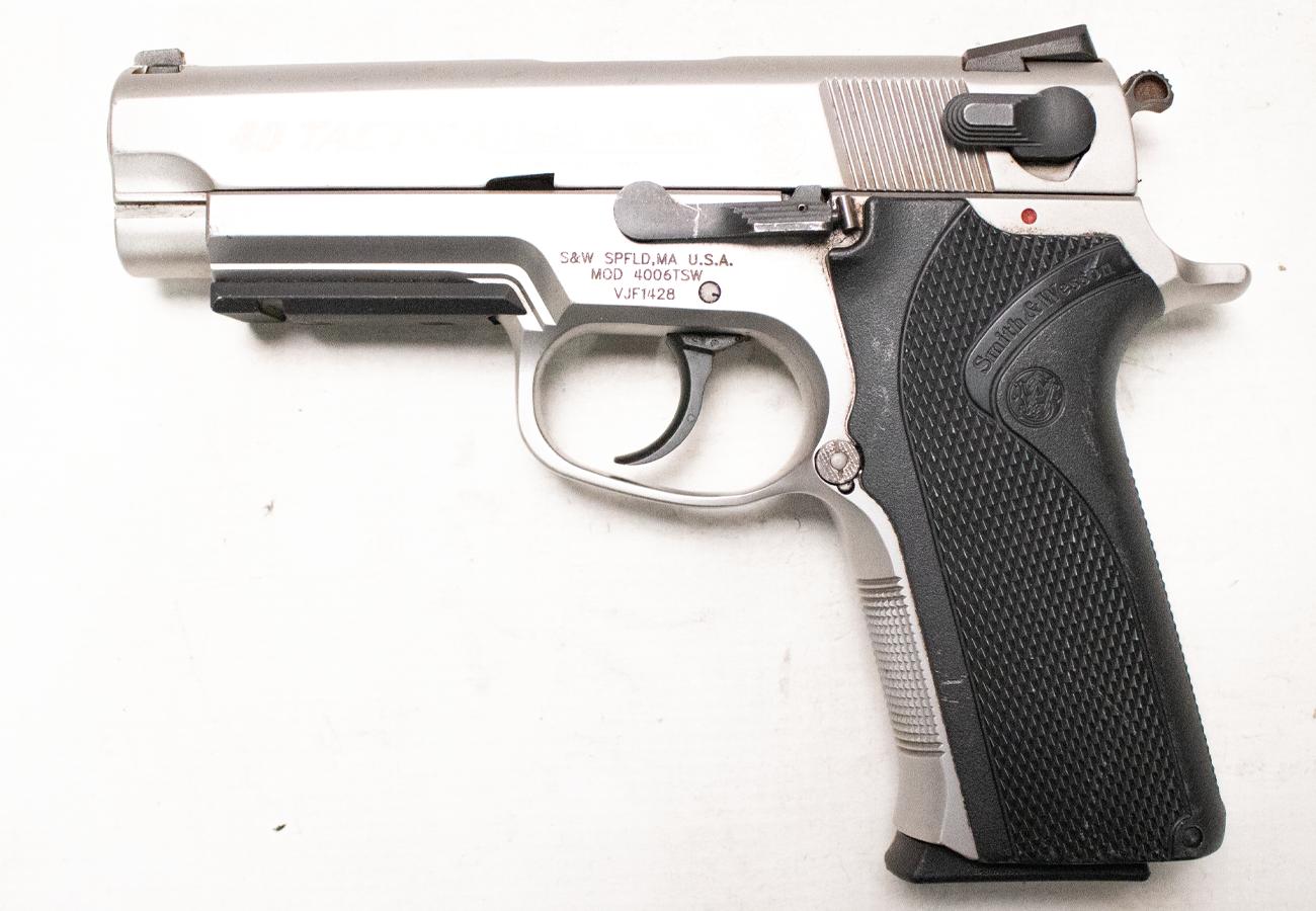 SMITH AND WESSON 4006TSW 40 S&W Police Trade-In Semi-Auto Pistol with DA/SA Trigger